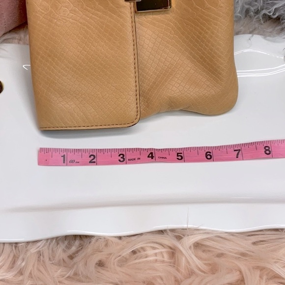MICHAEL KORS LEATHER BAG - Picture 10 of 11